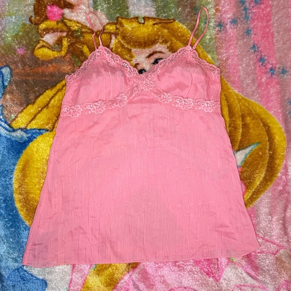 Tops - Pink sheer floral lace pink cami top